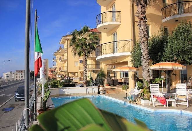 Lion's hotel