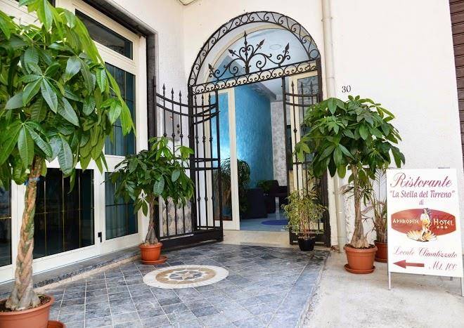Hotel aphrodite diamante piazza giovanni paolo ll numero 8