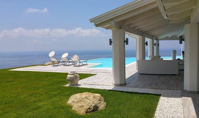 White club residence