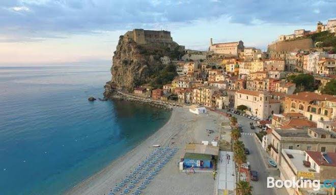 Bb scilla resort
