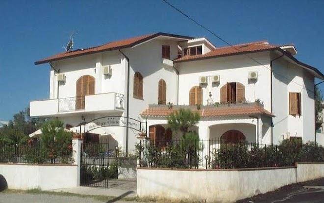 Residence gnura momma
