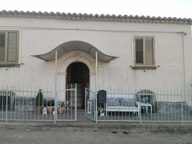 Al passo di thalia