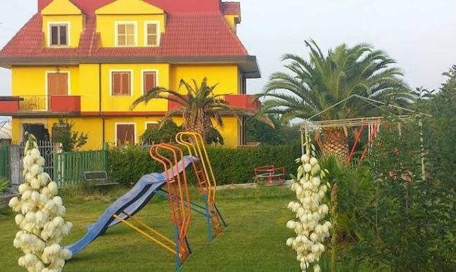 Bed and breakfast coral blue