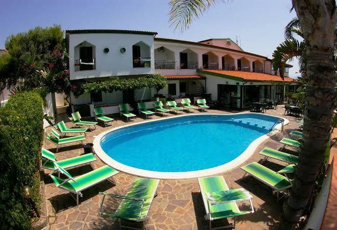 Hotel marinella di muzzupappa giacomo