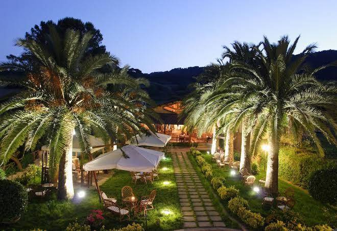 Il borgo sul lago