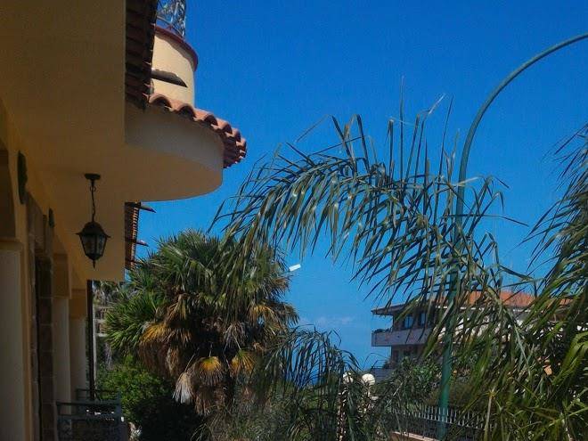 Sole e luna capo vaticano
