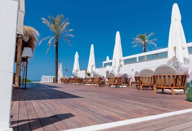 Cumeja beach club & hotel