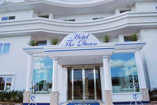 Hotel The Queen Image