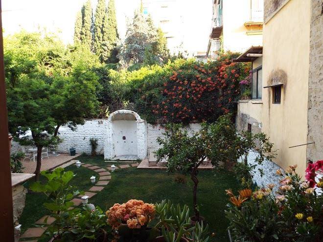 B&b In Giro Per Napoli Image