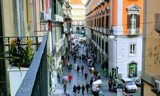 Base napoli plebiscito b&b