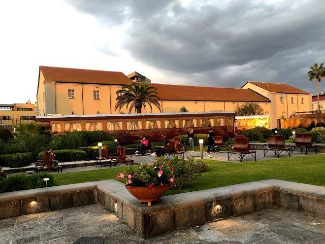 B&b funikuli funikula