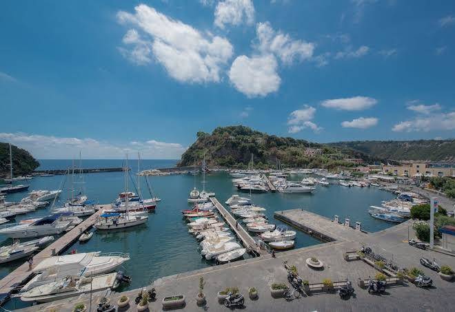 Crescenzo Hotel Ristorante Image