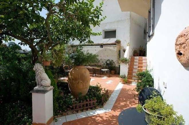 B&b angelide