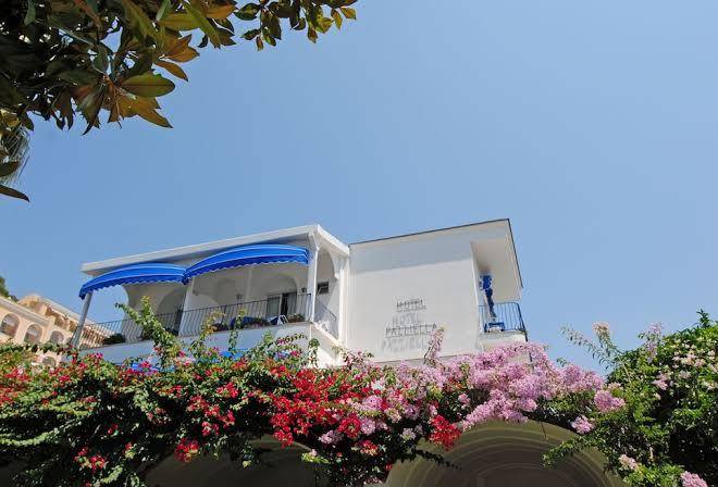 Hotel 'a pazziella