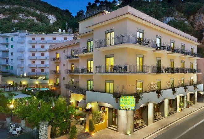 Hotel ascot