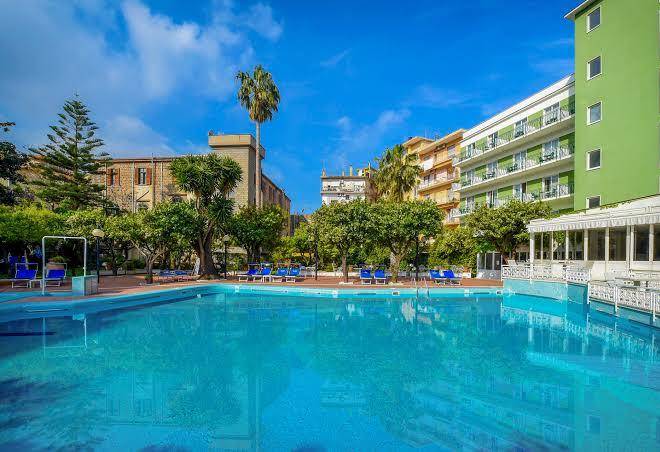 Hotel carlton international