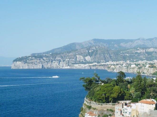 Melody sorrento suites