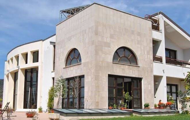 Corbezzolo com