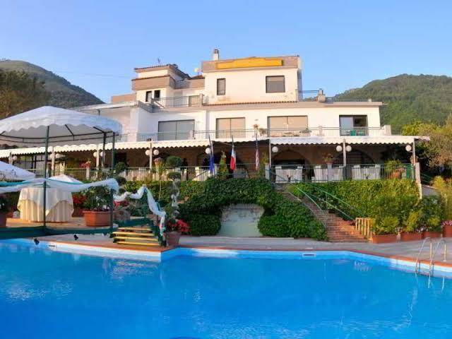 Hotel diecimare