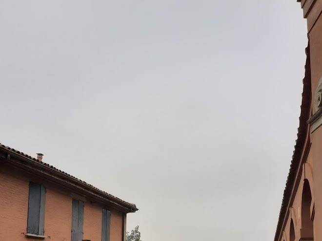All' ombra del portico