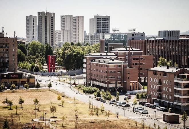 Elizabeth Lifestyle Bologna Image