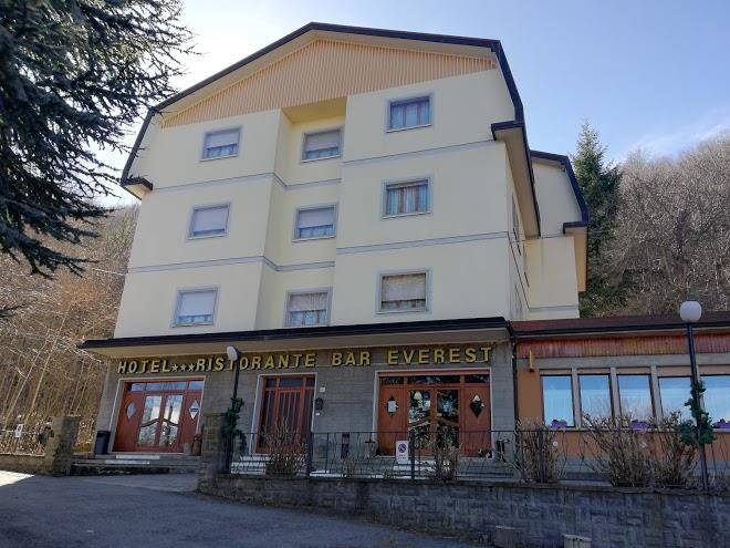 Hotel everest