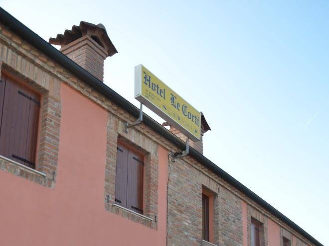 Hotel le corti di popescu bianca maria