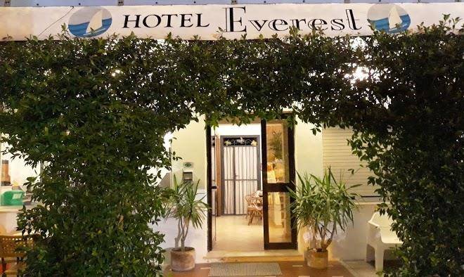 Albergo everest