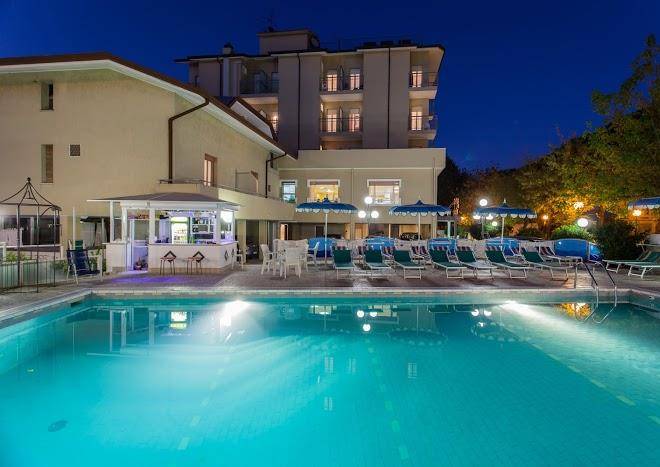 Hotel La Plaja Image