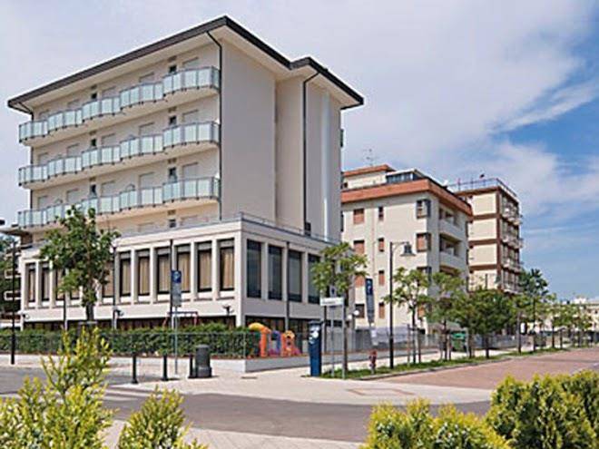 Hotel little