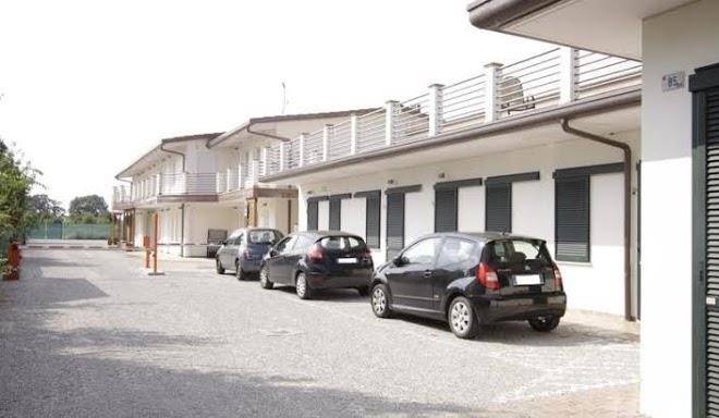 Hotel paradise airport
