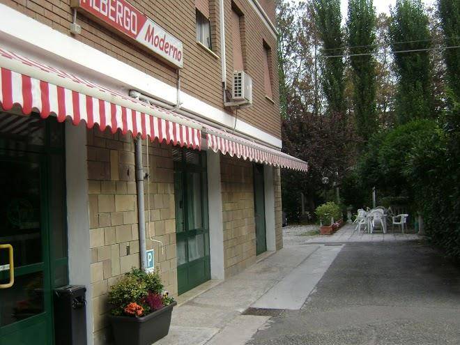Albergo moderno hotel