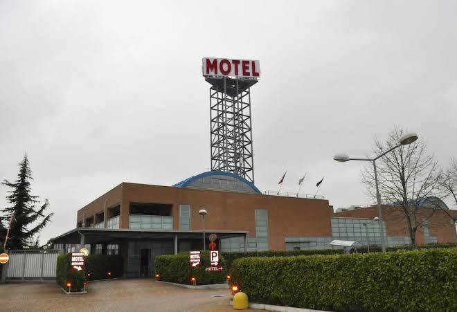 Hotel motel 2