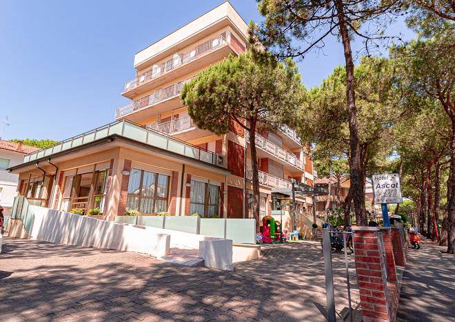 Hotel ascot
