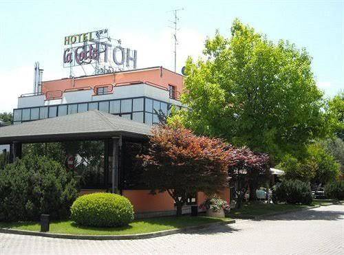 Hotel la corte