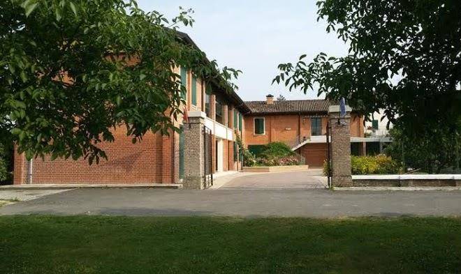 Trattoria Del Pesce Albergo Del Po Museo Dei Pontieri Image