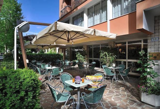 Hotel atis
