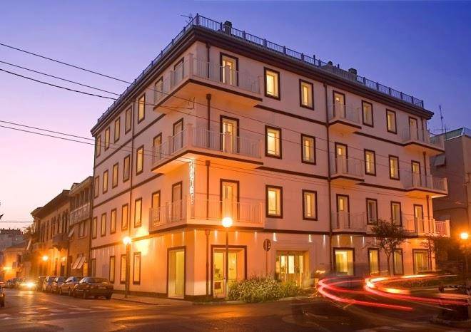 Hotel card international