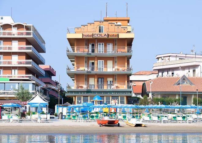 Hotel cola sul mare
