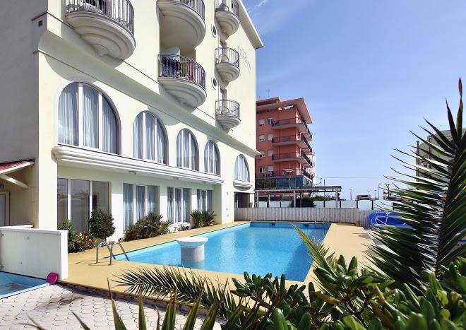 Hotel europa misano adriatico 3 stelle
