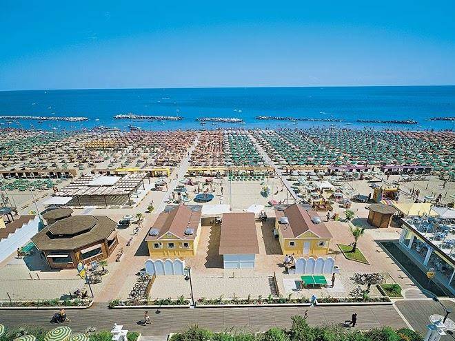 Hotel luxor beach