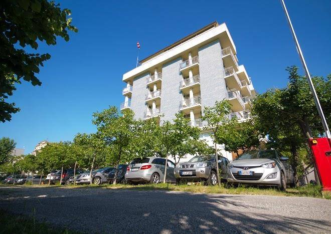 Hotel pari