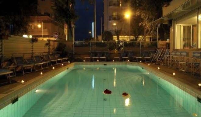 Hotel poker