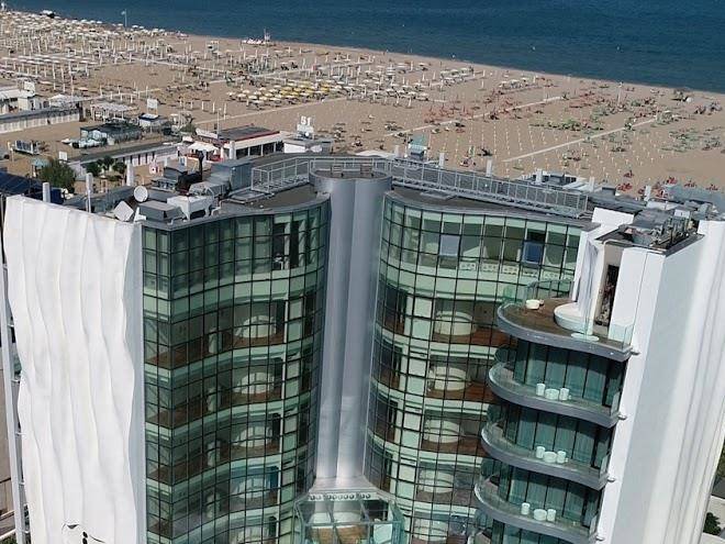 I suite hotel