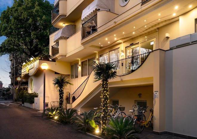 Residence hotel queen