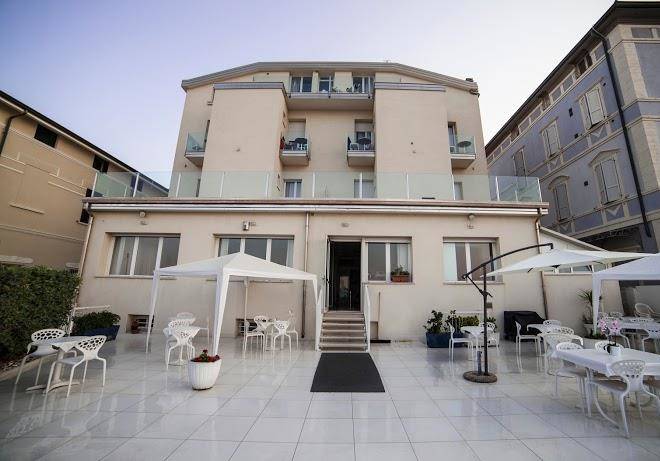 Riviera mare beach life hotel