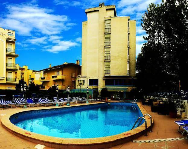 Senior hotel