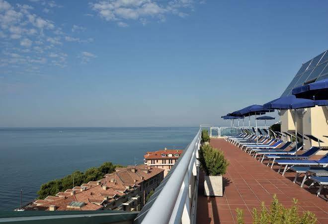 Grand hotel astoria