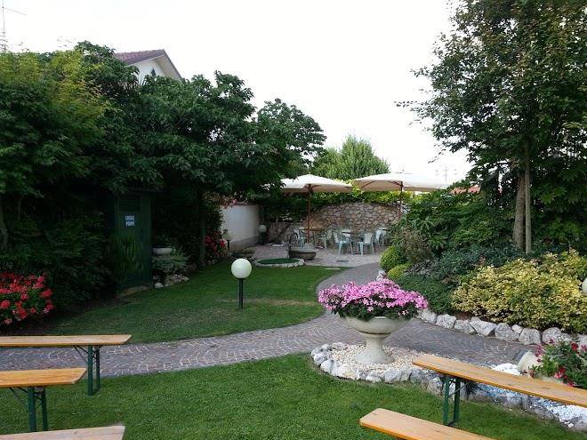 Hotel Ristorante Pizzeria La Perla Image