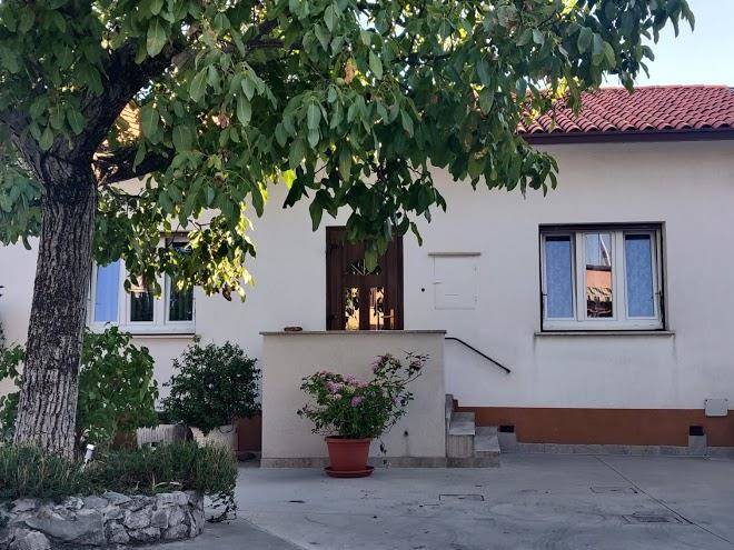 Bed and breakfast cattinara